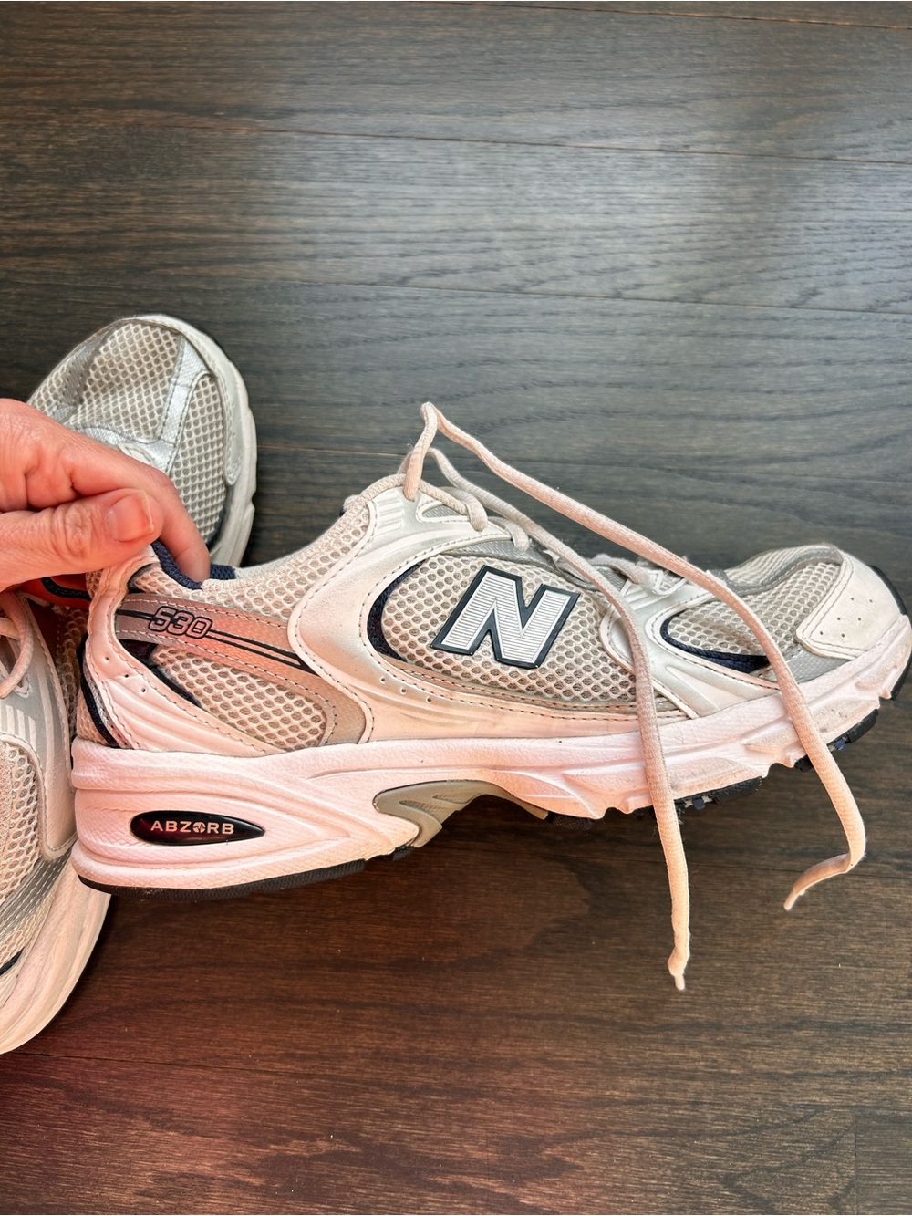 New Balance 530 Gender Inclusive Sneakers with Navy Heel Detailing - Picture 3 of 5